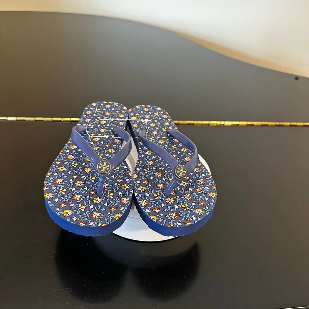 Tory Burch NWT Summer Beach Minimalist Authentic Spring Flower Bloom Flip Flop